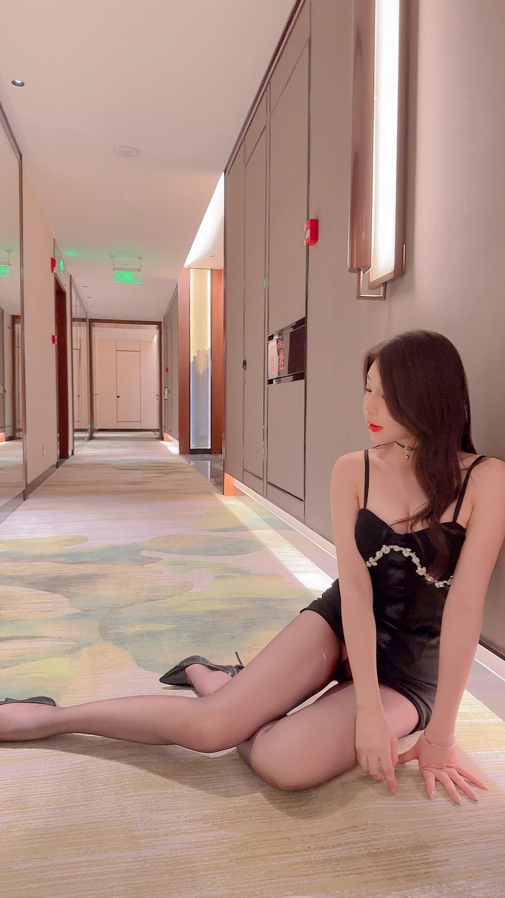 徐莉芝Booty – 长腿丝诱 35P 1V